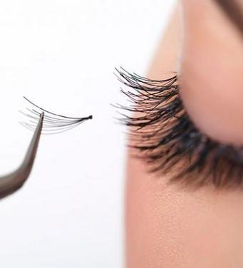 Наращивание ресниц: отличная альтернатива накладным ресницам
