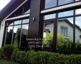 Преимущества и недостатки тонировки окон в квартирах и офисах