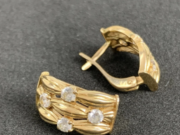 Золотые серьги БУ из ломбарда: как правильно сделать выбор