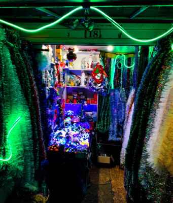 Современные елочные игрушки: что выбрать