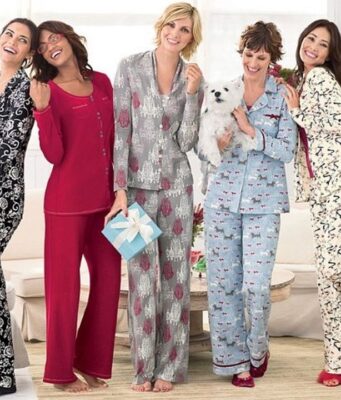 Женский трикотаж: присутствует в шкафу каждой дамы