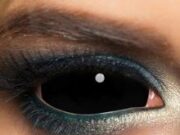 Черные контактные линзы: самый эффектный и неординарный вариант