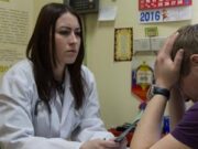 Вызов квалифицированного нарколога из реабилитационного центра на дом: актуальность услуги