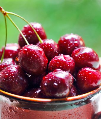 Где купить ягоды свежей черешни в Спб?